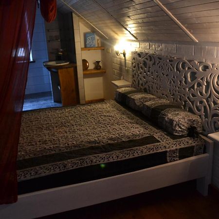 Romantic Guest House Kamyanets-Podilski Dış mekan fotoğraf
