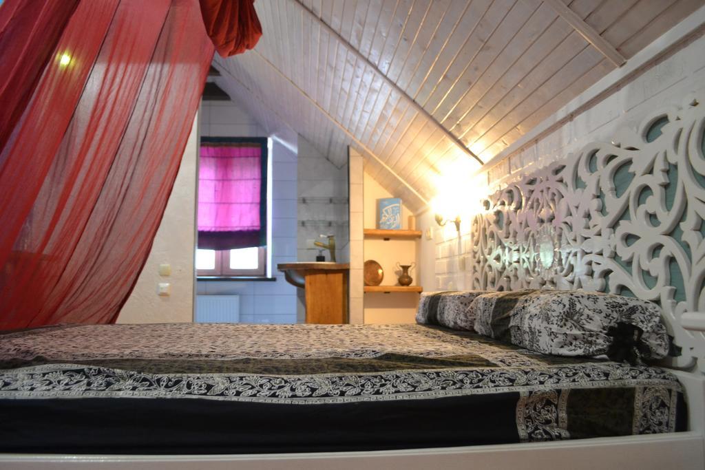 Romantic Guest House Kamyanets-Podilski Dış mekan fotoğraf