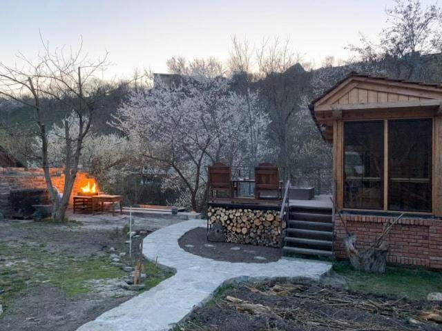 Romantic Guest House Kamyanets-Podilski Dış mekan fotoğraf